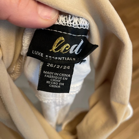 White distressed maternity jeans - Picture 6 of 7